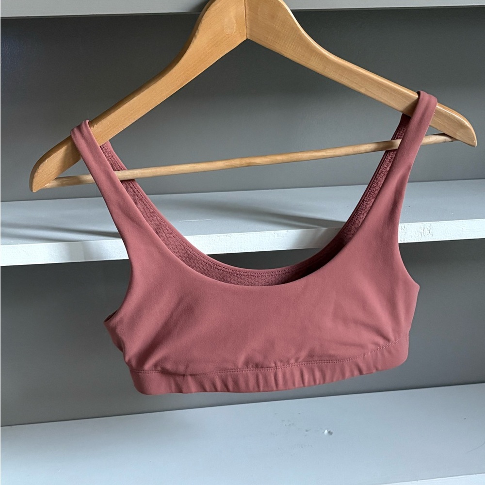 Vuori Dusty Rose Daily Sports Bra Size Small, Medium Support